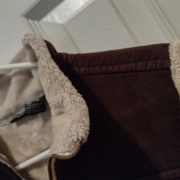 Vest - Picture 5 of 5